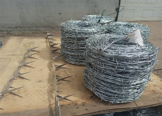 PVC dilapisi Bob Wire Double Strand Galvanized Bobbed Wire Warna Perak