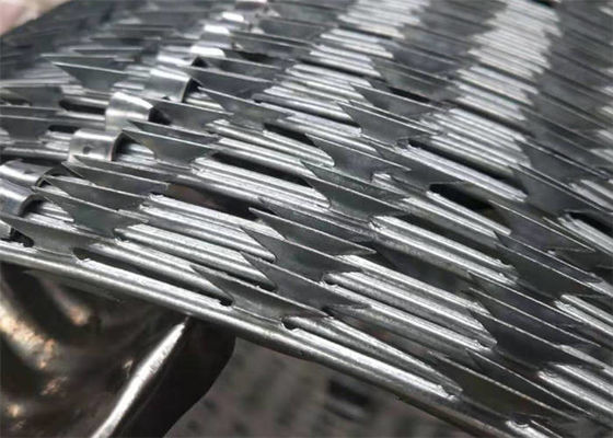 Anti Korosi Concertina Razor Wire Coil Hot Dip Galvanized Concertina Barbed Wire