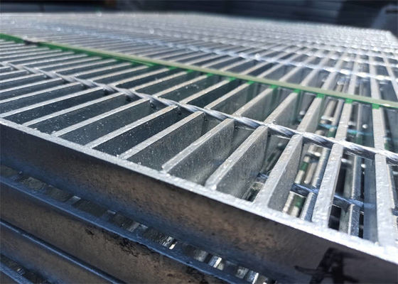 Heavy Duty Steel Bar Grating Produsen Untuk Jalan Raya / Lapangan Udara